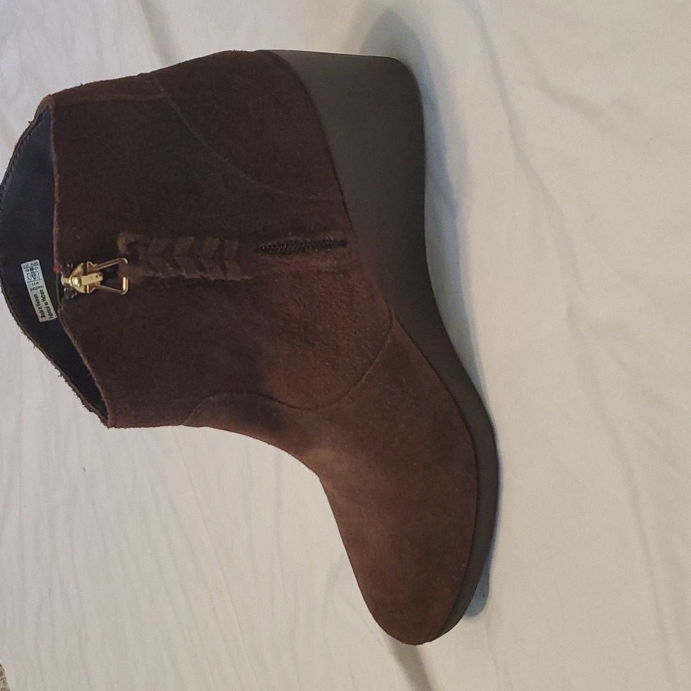 Crocs Women's Suede Wedge Ankle Boots Size 11